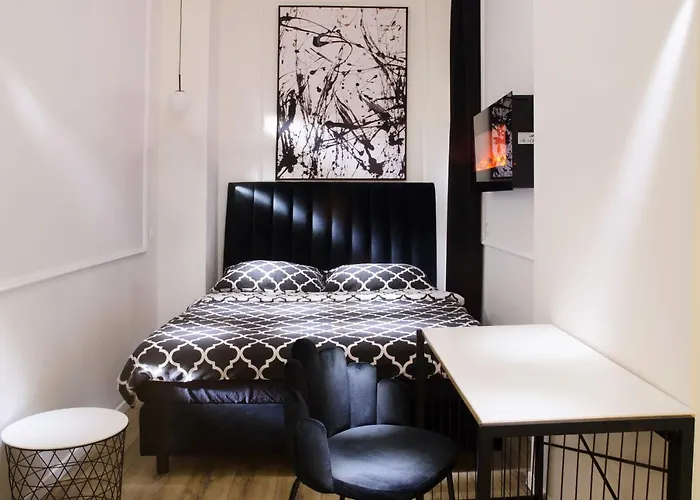 Main Square Luxury Apartment