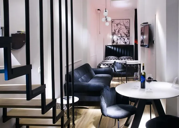 Main Square Luxury Apartment