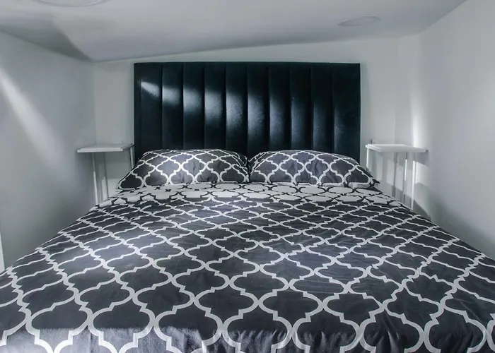 Main Square Luxury Apartment